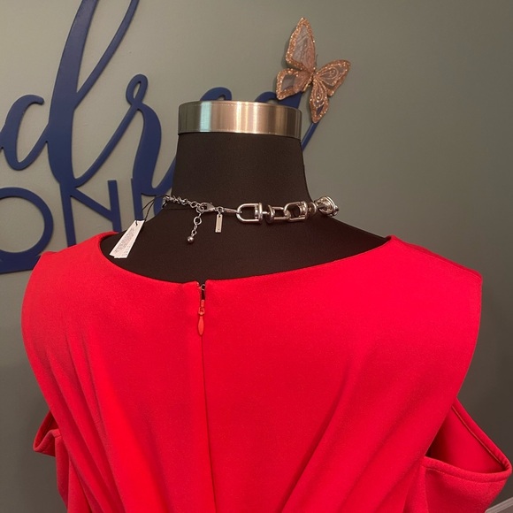 Fuchsia cold shoulder knit dress - Picture 3 of 3